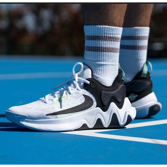 Nike 2 Basketball Men’s Size 9 - Picture 2 of 8